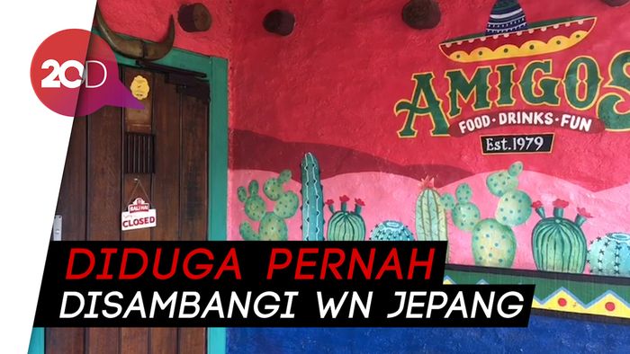 Pakai Baju Khusus, Dinkes DKI Sterilisasi Restoran Amigos Kemang