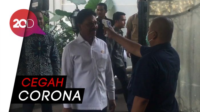 Ratas dengan Presiden, Para Menteri Dicek Suhu Tubuh 