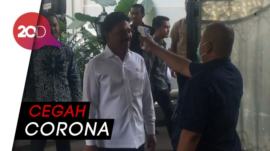 Ratas dengan Presiden, Para Menteri Dicek Suhu Tubuh 