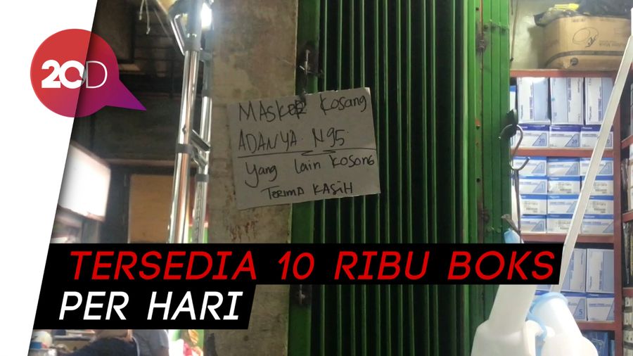 Asal Nggak Panic Buying, Stok Masker di Pasar Pramuka Dijamin Cukup
