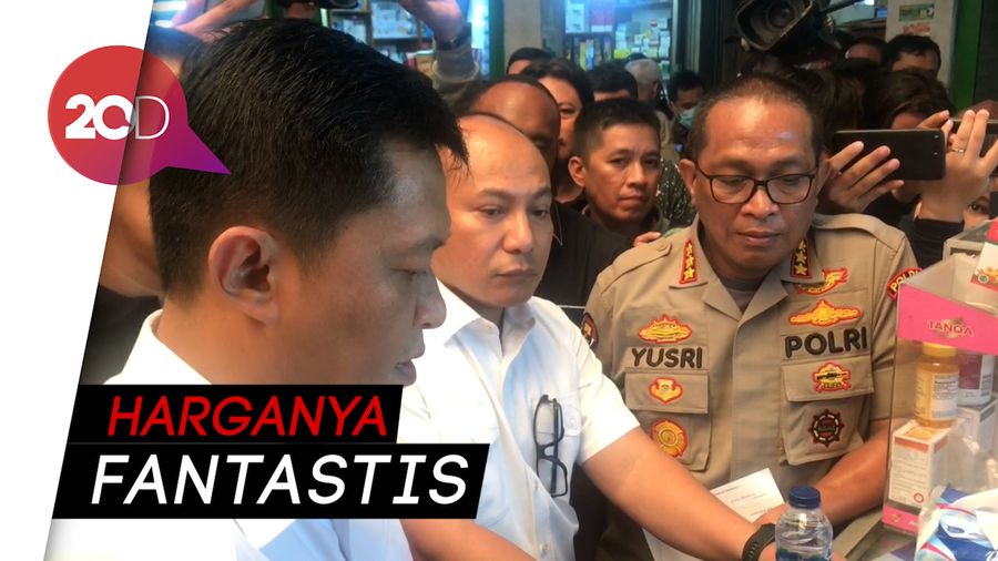 Polda Metro Jaya Sidak Pasar Pramuka, Harga Masker Tinggi