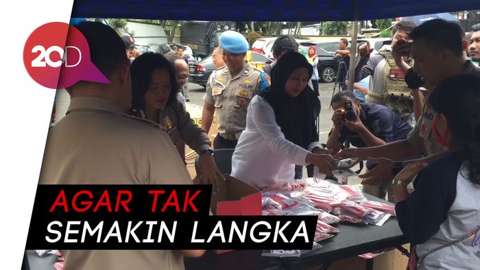 Polisi Jual Kembali Puluhan Ribu Masker Hasil Sitaan, Warga Gembira
