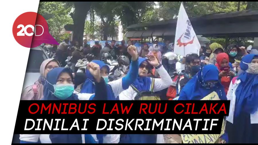 Buruh Perempuan Geruduk Kemen-PPPA, Tolak Omnibus Law RUU Cipta Kerja
