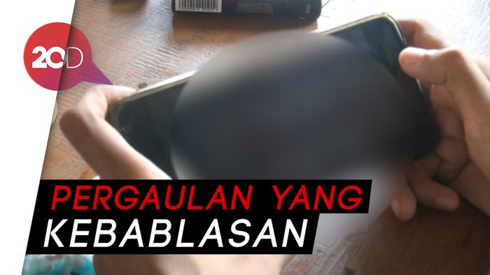  Video Mesum Diduga Sepasang Pelajar SMK di Subang