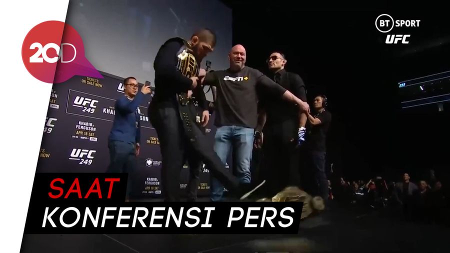 Panas! Khabib Nurmagomedov Tendang Sabuk Juara Ferguson