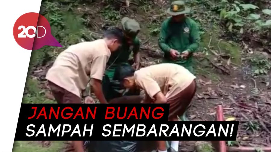  Duh! 60 Kg Sampah Diangkut dari Air Terjun Moramo di Sultra