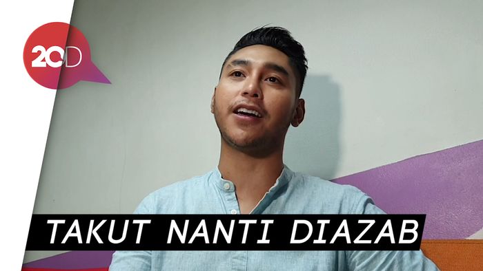 Punya Tato, Krisjiana Sempat Ragu Temani Siti Badriah Umrah