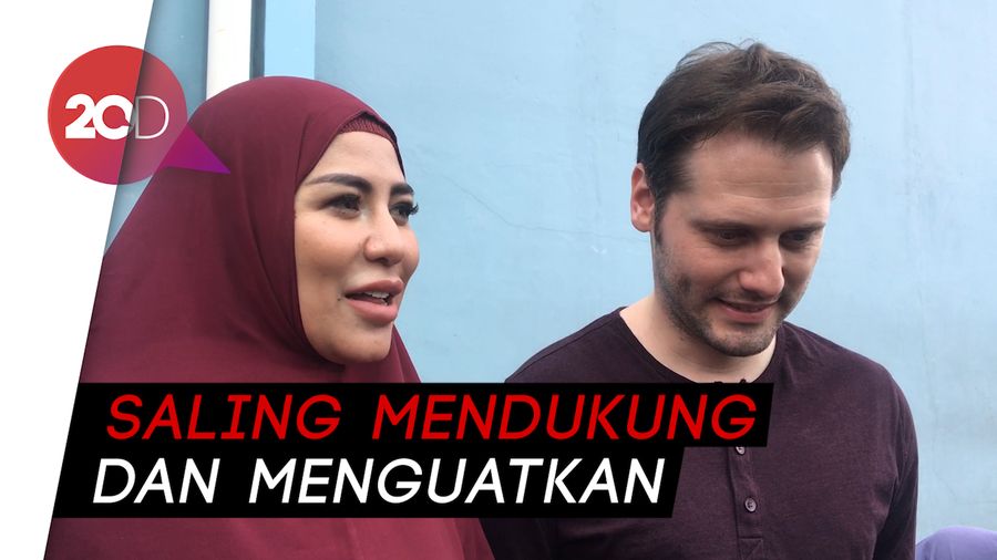 Cinta Penelope dan Suami Berjuang Lawan Kanker dan Diabetes