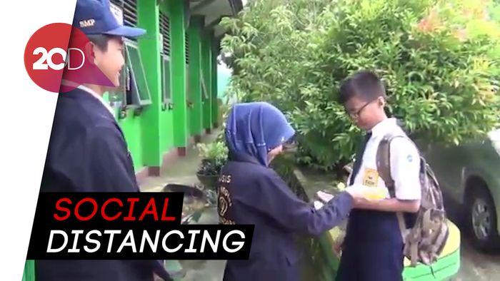 Cegah Penularan, Siswa di Kendari Belajar Melalui Whatsapp