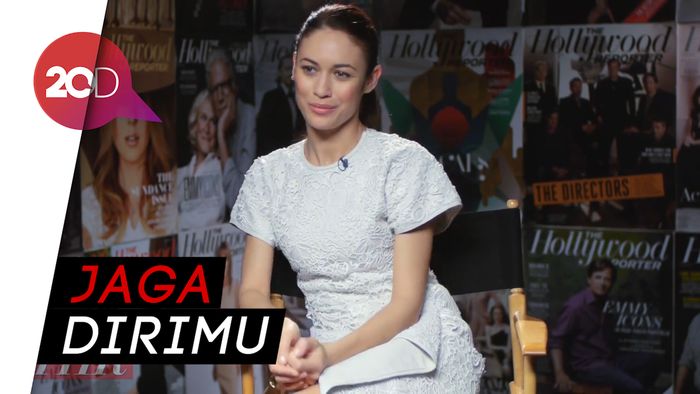 Positif Corona, Bintang Film James Bond Olga Kurylenko Isolasi Diri