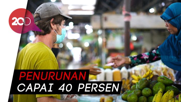 Imbas Status KLB Corona di Solo, Pasar Tradisional Sepi Pengunjung