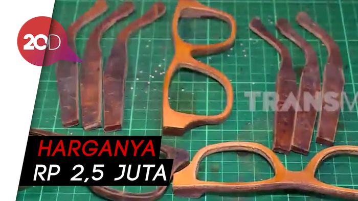 Anti Mainstream! Ada Kacamata Berbahan Dasar Kulit