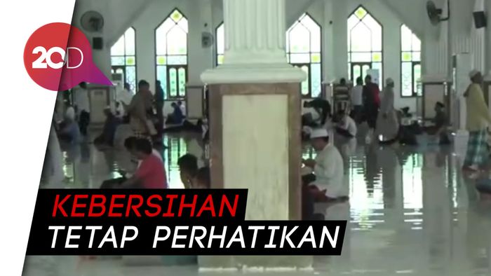 Masjid di Kendari Tetap Gelar Salat Jumat Berjamaah