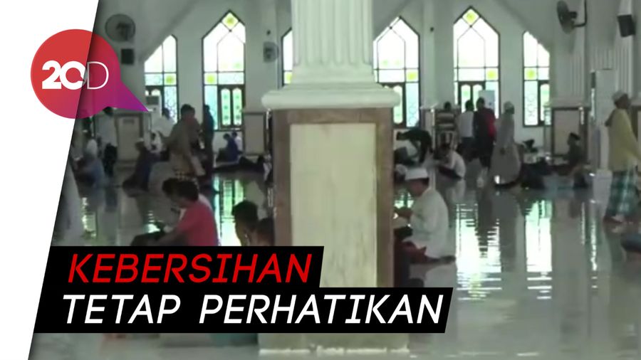 Masjid di Kendari Tetap Gelar Salat Jumat Berjamaah