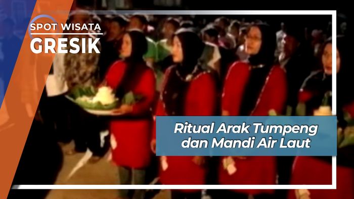 Ritual Arak Tumpeng dan Mandi Air Laut, Gresik