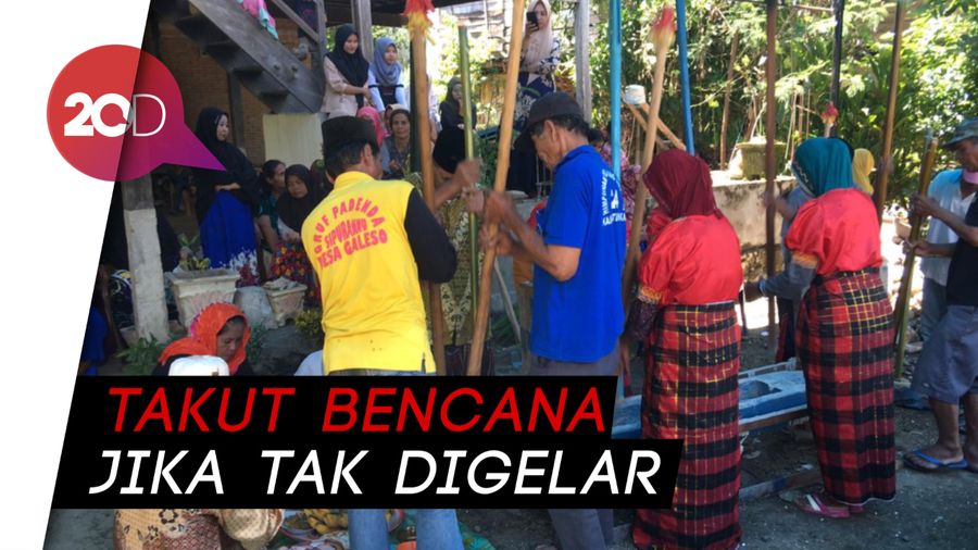 Warga Polman Gelar Tradisi Mappadendang di Tengah Wabah Corona
