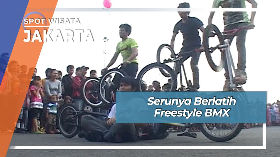 Seru Asyik Freestyle BMX Silang Monas Jakarta