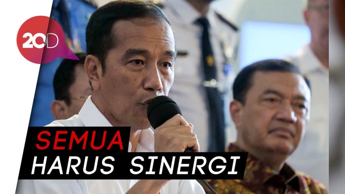 Jokowi Minta Kepala Daerah Ikuti PSBB, Jangan Gerak Sendiri