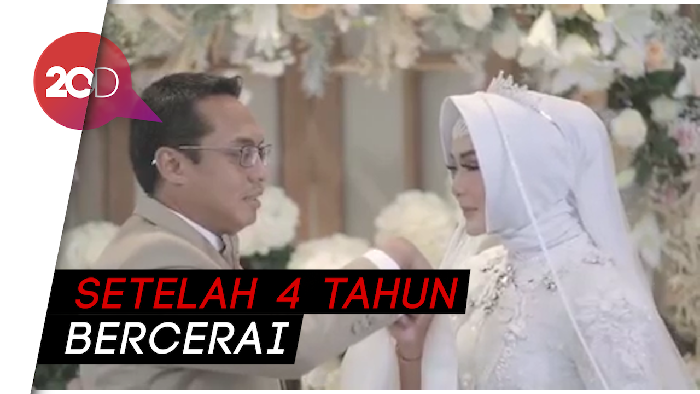Momen Bahagia Eddies Adelia Rujuk dengan Mantan Suami