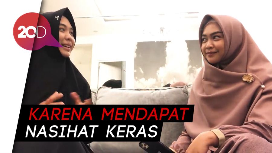 Oki Setiana Dewi Ungkap Ria Ricis Sempat Left Group Keluarga