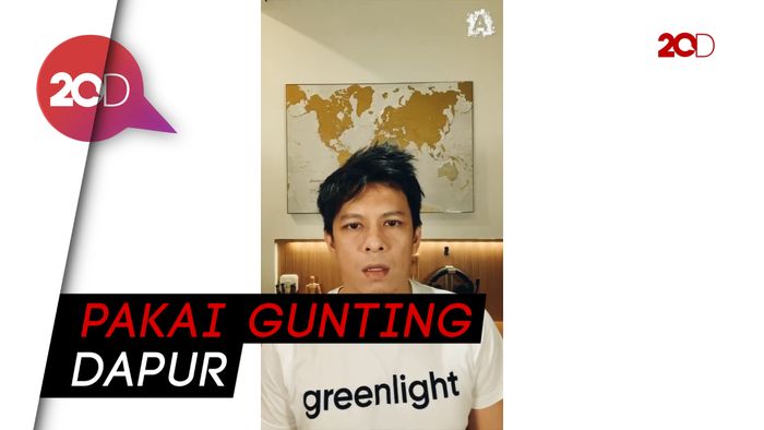 Ekstrem! Ini Cara Ariel NOAH Potong Rambut Sendiri