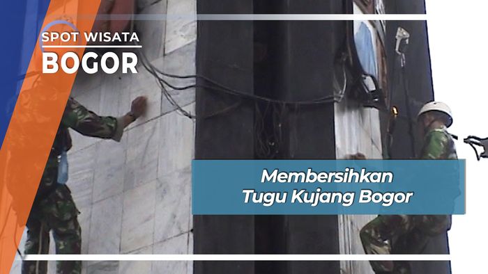 Membersihkan Tugu Kujang Bogor, Bogor
