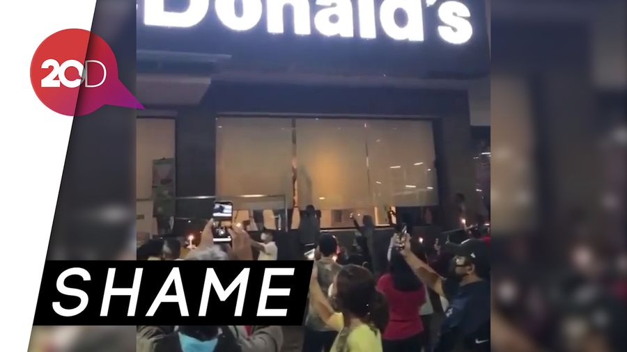 Joko Anwar Kritik Warga yang Berkumpul di Penutupan McD Sarinah