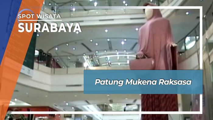 Patung Mukena Raksasa, Surabaya