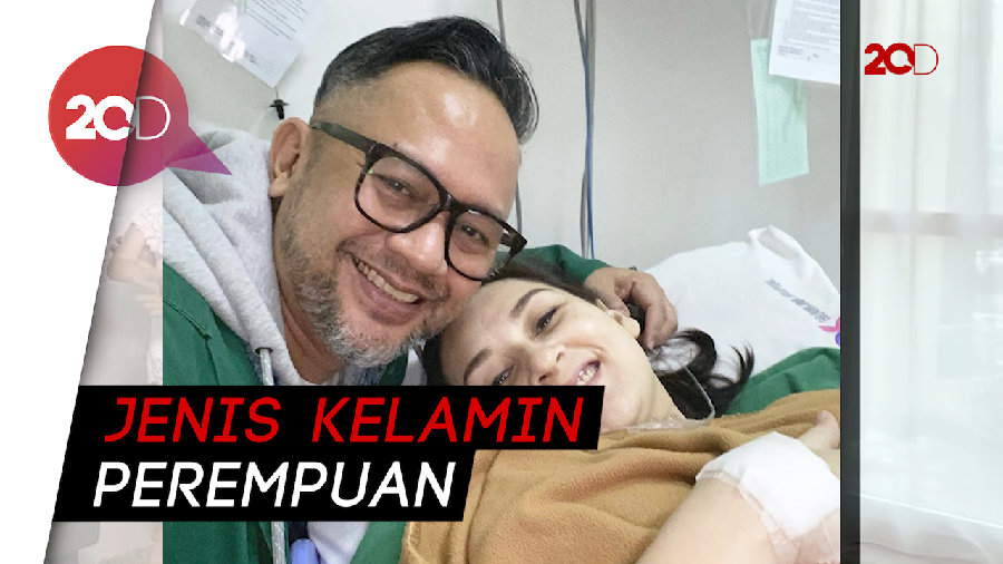 Mona Ratuliu Lahirkan Anak Keempat Secara Caesar