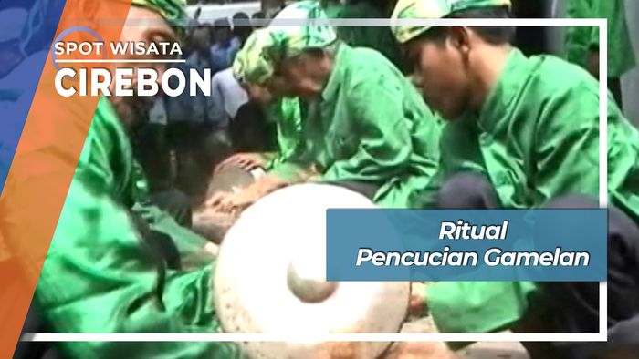 Tradisi Pencucian Gamelan Wali Songo Kanoman Cirebon