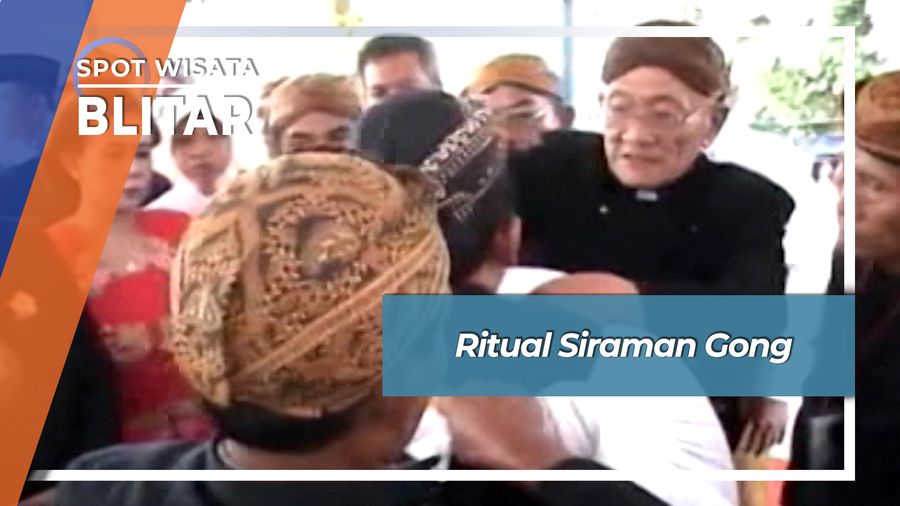 Tradisi Siraman Gong Kyai Pradah Blitar