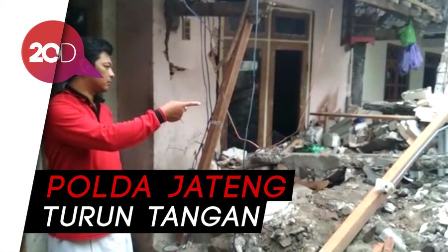 Mobil Kapolsek Tabrak Rumah di Rembang, Balita dan Neneknya Tewas