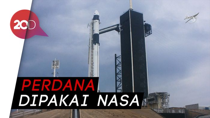 Melihat Uji Coba Roket SpaceX Milik Elon Musk 