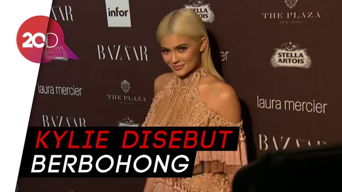 Gelar Miliarder Kylie Jenner Dicabut oleh Forbes