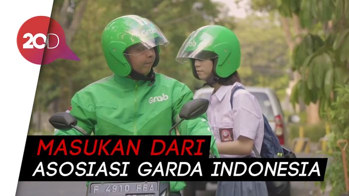Usulan New Normal Naik Ojek Online: Disekat hingga Bawa Helm Sendiri