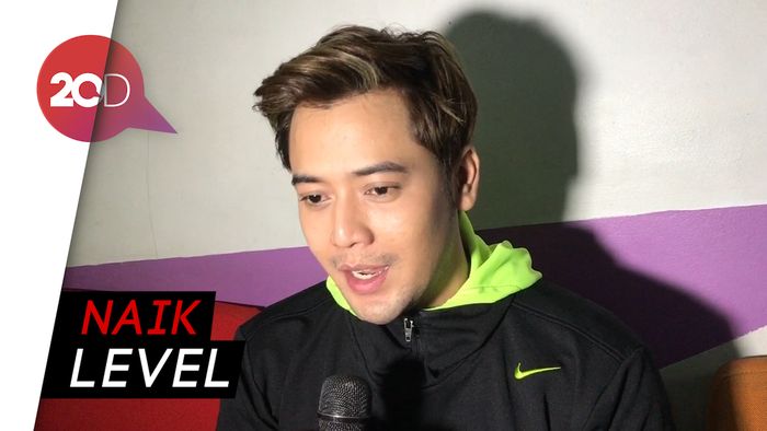 Tak Ada Syuting, Kriss Hatta Tekuni Dunia Tarik Suara
