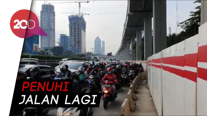 PSBB Masih Berlaku, Jalan Gatot Subroto Macet Lagi