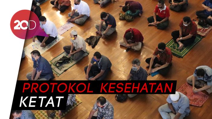 Melihat Salat Jumat di Masjid Al-Ukuwah Bandung