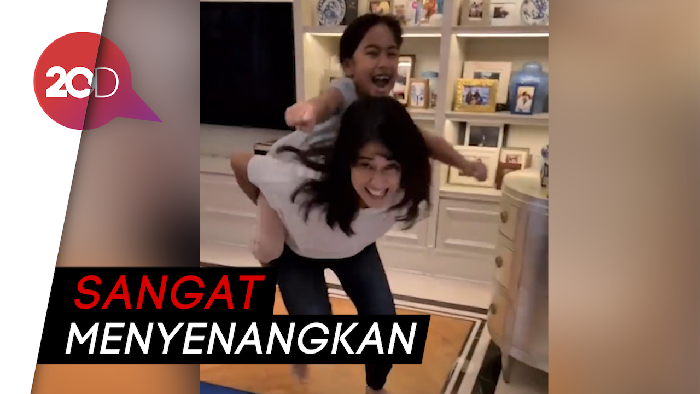 Aksi Dian Sastro hingga Iko Uwais Berlaga Secara Virtual