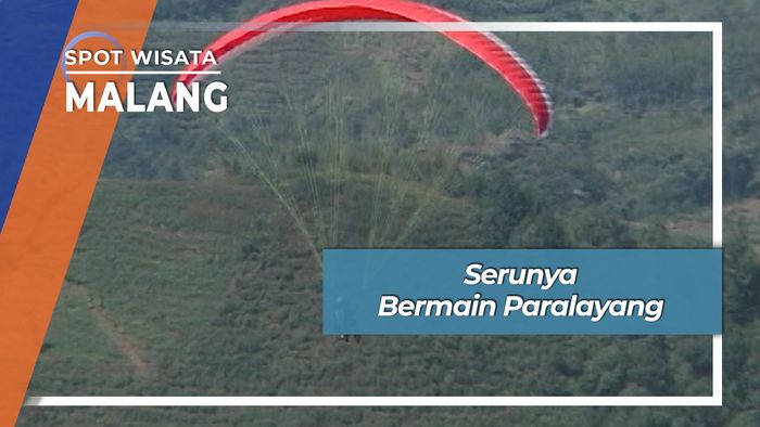 Paralayang Melayang Di Atas Kota Batu Malang