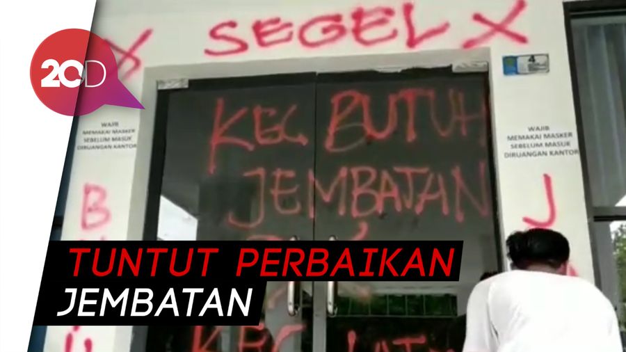 Panas! Luapan Emosi Warga Desa Latoma di Kantor DPRD Konawe