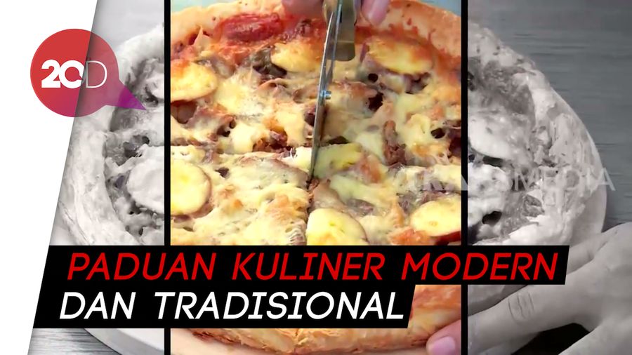 Unik! Ketika Pizza Bertemu Gudeg