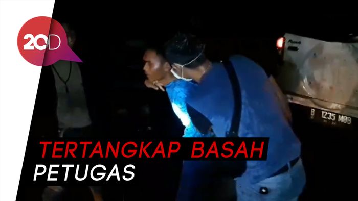 Detik-detik Begal Spesialis Mobil Angkot Dibekuk Petugas