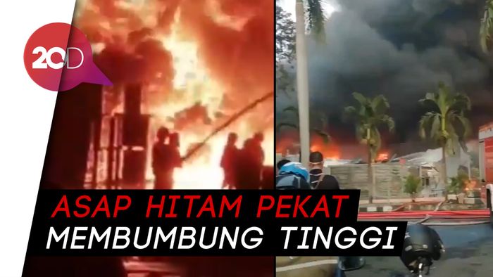 Pabrik Cat di Tangerang Terbakar Hebat