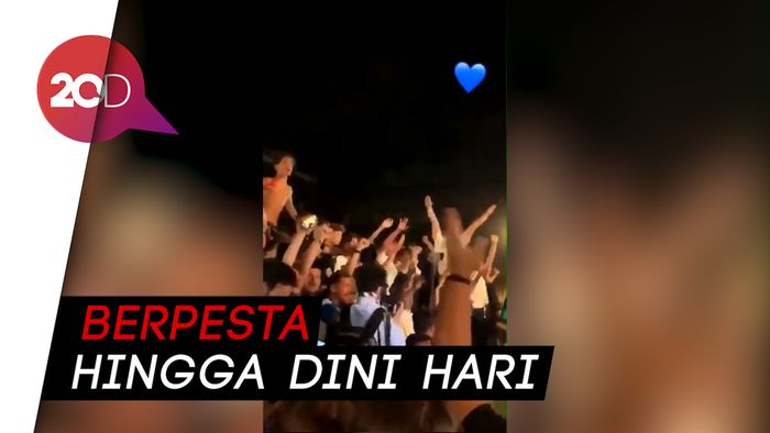 Hiraukan Pandemi Covid-19, Fan Napoli Rayakan Kemenangan