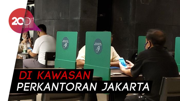 Jumat Malam New Normal, Sejumlah Mal Terpantau Mulai Ramai