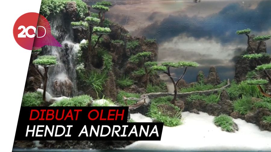Miniatur Air Terjun, Buah Tangan dari Barang Bekas yang Luar Biasa