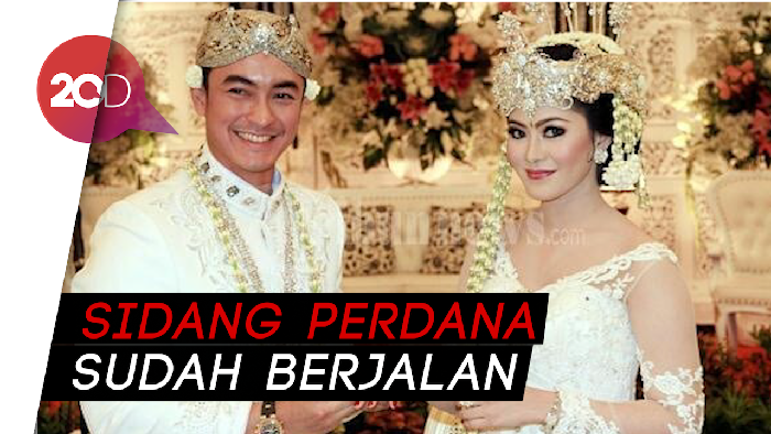 Zumi Zola Digugat Cerai Sang Istri, Sherrin Tharia