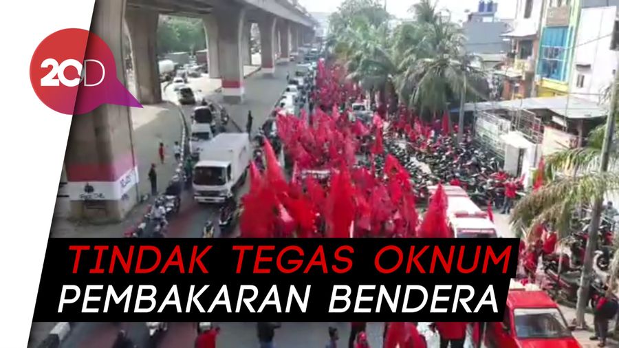 Protes Bakar Bendera, Kader PDIP Long March ke Polres Jakut