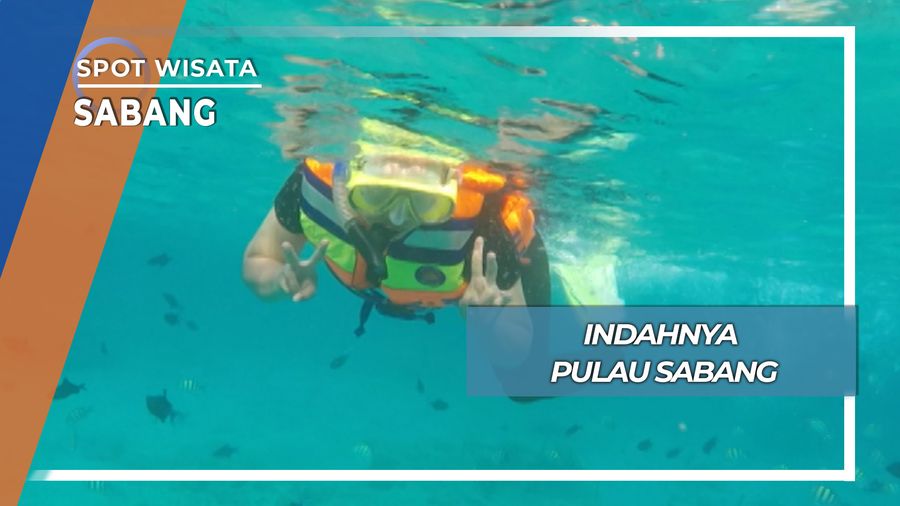 Goa Sarang Di Pantai Pulau Sabang Aceh